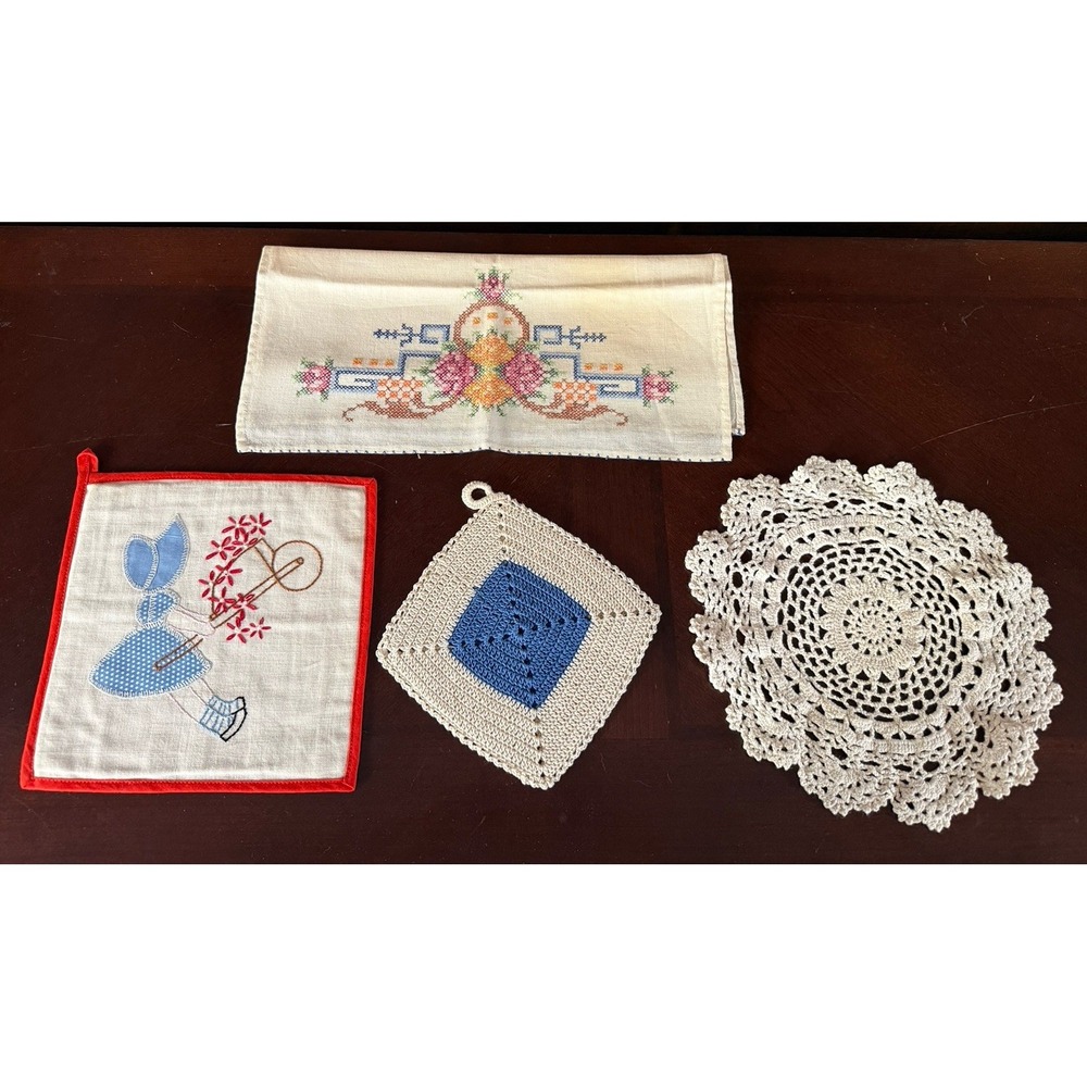 Lot of 4 Vintage Cottagecore Blue Bonnet Pot Holder Doily Crochet & Cross Stitch